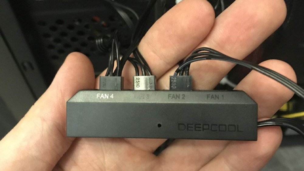 هاب فن 4 پورت دیپ کول مدل DeepCool Fan Hub Control FH-04
